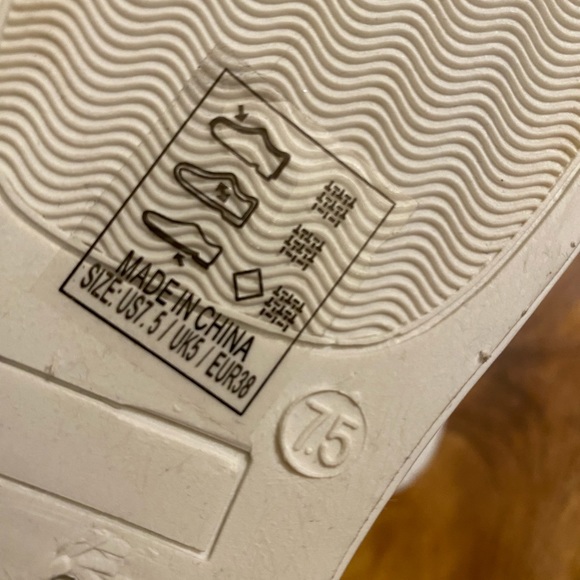 Leopard Print Slip-on Shoes - Picture 11 of 12